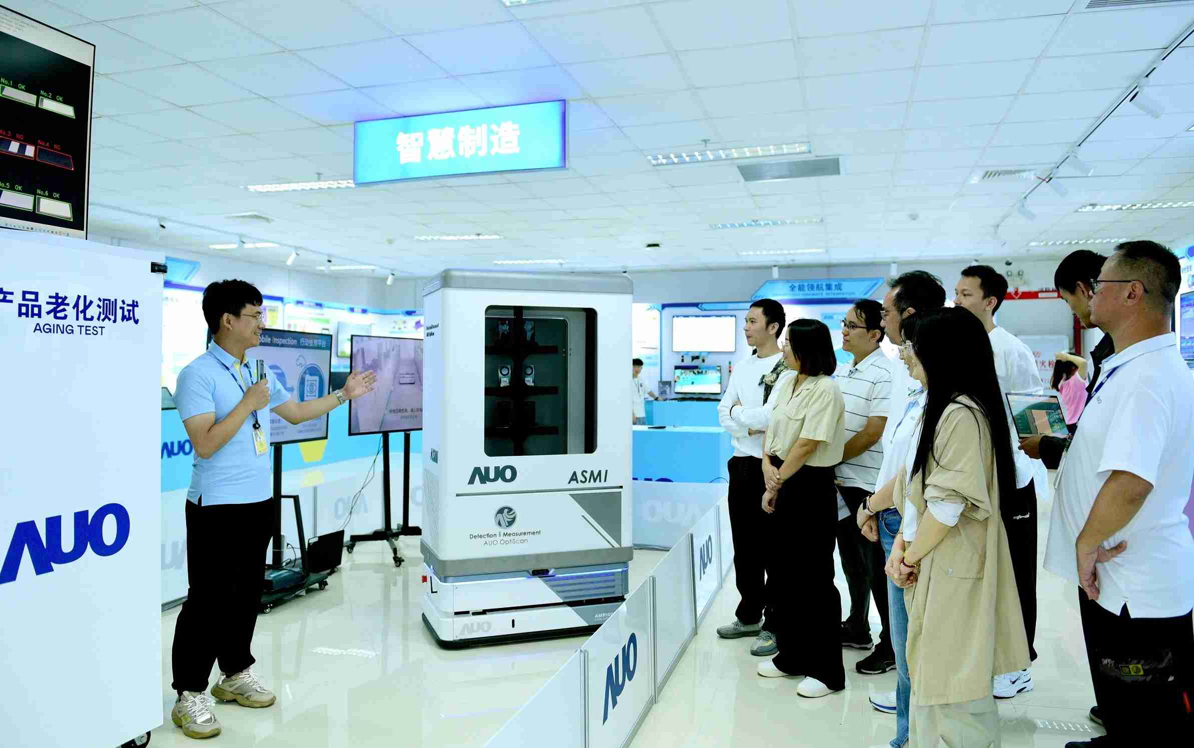 牛牛游戏厦门将5G+ABC技术串联生产管理全流程，，，，打通研发、、、采购、、、、生管、、制程、、、、设备、、质量等产品全生命周期制造流程，，，，完成数字化设计、、、、智慧供应链、、、、智能座舱、、、、全流程设备管理、、数据驱动优化、、、、智慧在线检测、、智慧品管等自适应生产模式升级